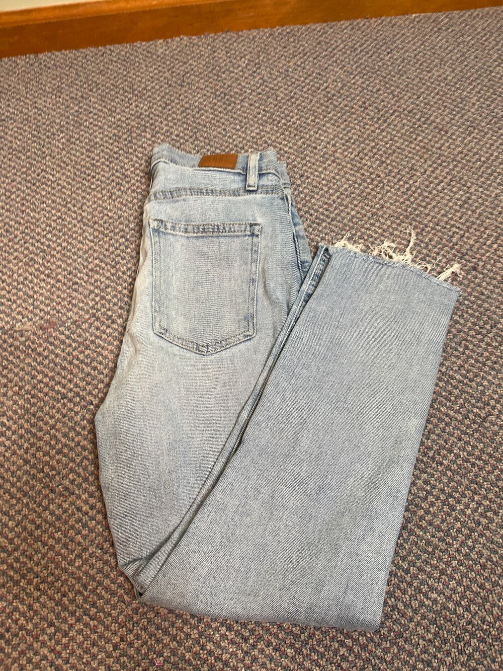 BDG Urban Outfitters Girlfriend High Rise Crop 27 - Picture 1 of 6